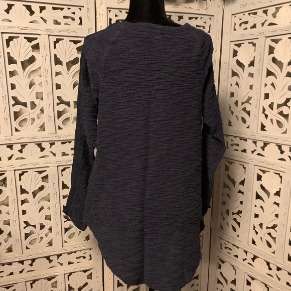 SAKS FIFTH AVENUE DARLING DARK NAVY BLUE TEXTURED LONG SLEEVE SWEATER TOP - Picture 4 of 9